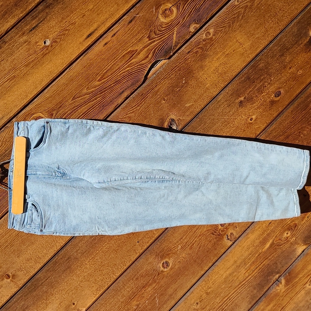 Cabi Style 5883 Higher Straight Jeans size 4 Spring 2021 Collection